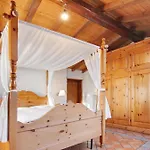 Stone House Of The Year 1500 Nyaraló