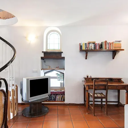 Сasa de vacaciones Stone House Of The Year 1500 Moltrasio