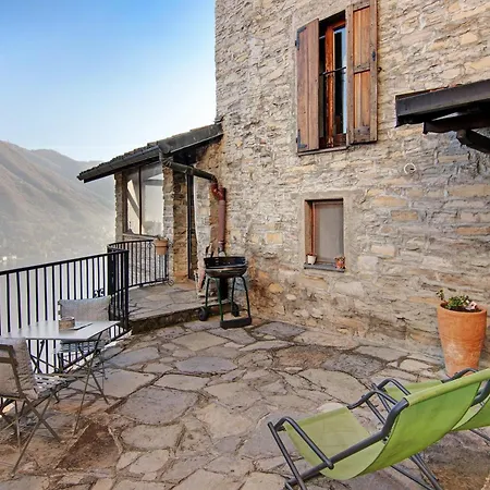 Сasa de vacaciones Stone House Of The Year 1500 Moltrasio